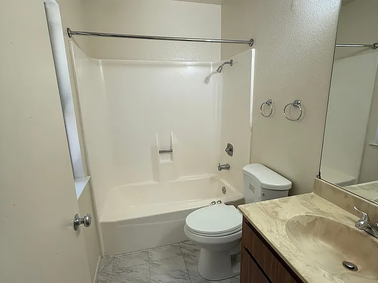 343 Innisfree Dr — Photo 10