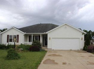 89 Whitney Dr, Fremont, OH 43420