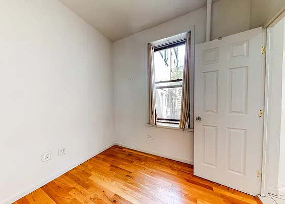 Rented by Bond New York | media 4