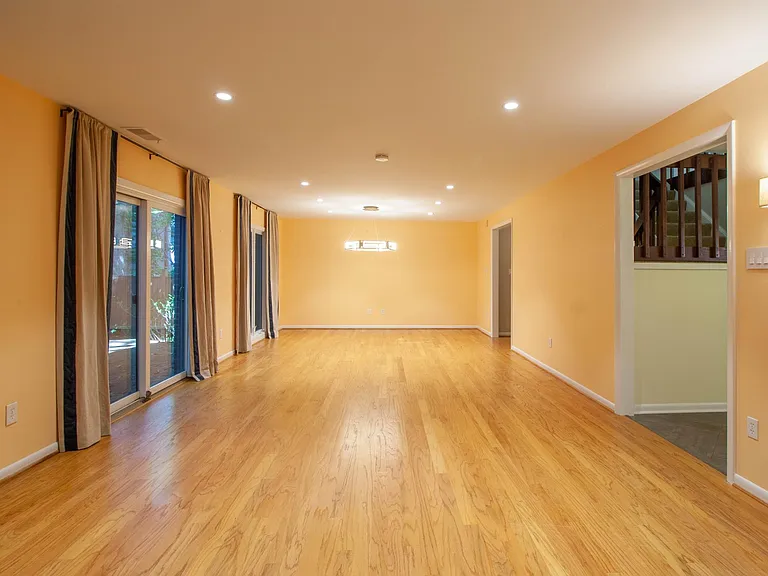 3503 Redwood Ct — Photo 29