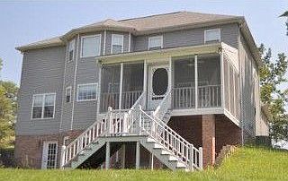 2nd image of 221 Hickory Ln