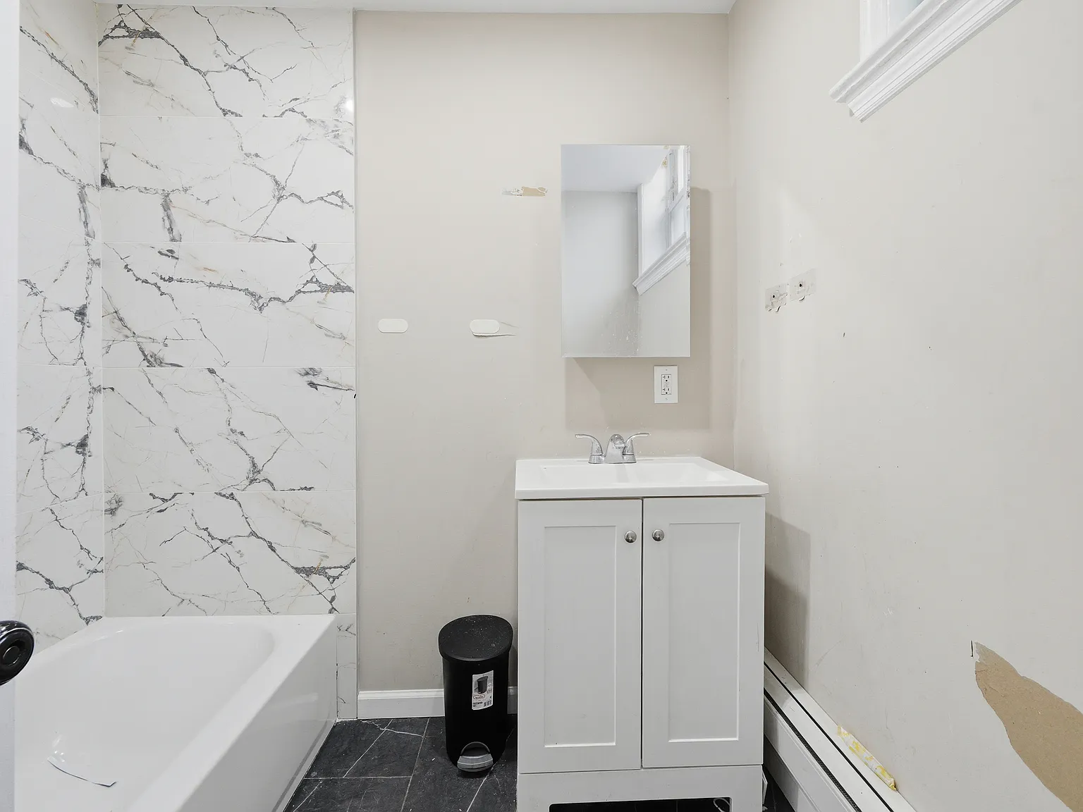 4 bed, $2,500 — Photo 4