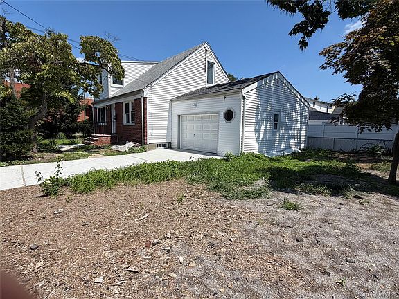 4th image of 258 Brown Avenue