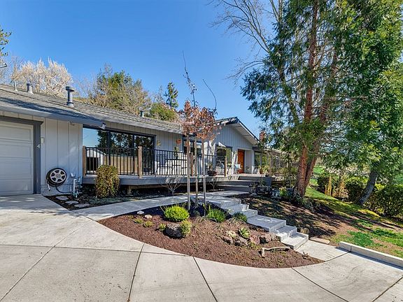 2nd image of 4 Ketelsen Dr