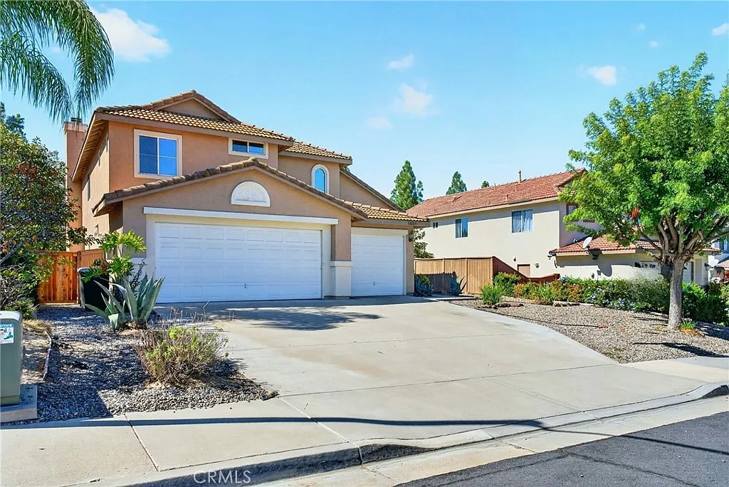 4 bed, 2261 sqft, $3,550 — Photo 2