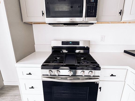 2nd image of 5321 Bishop St #B
