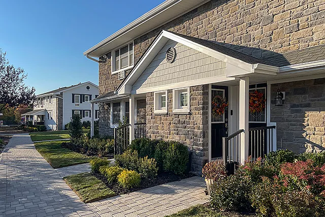Fairfield Townhouses At Massapequa — Photo 15