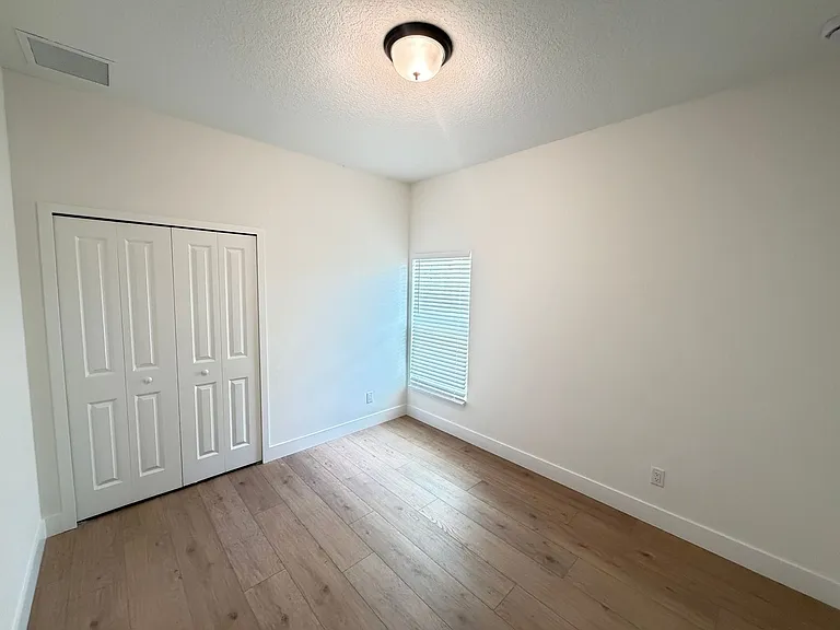 731 Schrader Ave SW — Photo 23