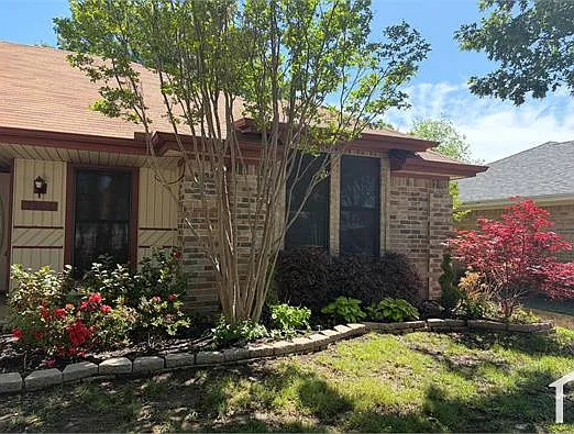 7204 Kary Lynn Dr E — Photo 2
