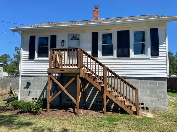 49 Messick Rd, Poquoson, VA 23662