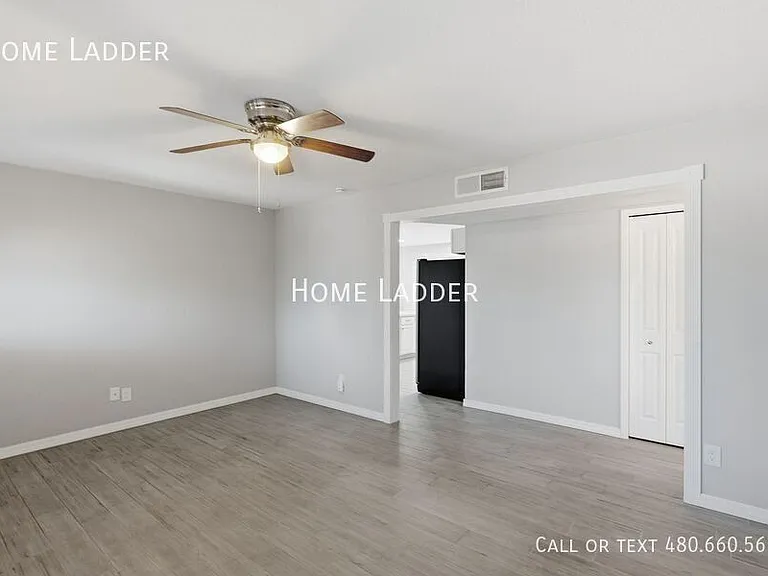 300 S Monterey St — Photo 4