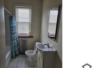 7921 S Saint Lawrence Ave #3B, Chicago, IL 60619