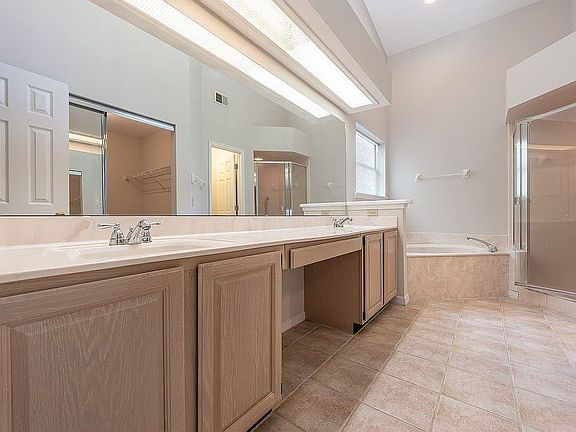 Separate sinks