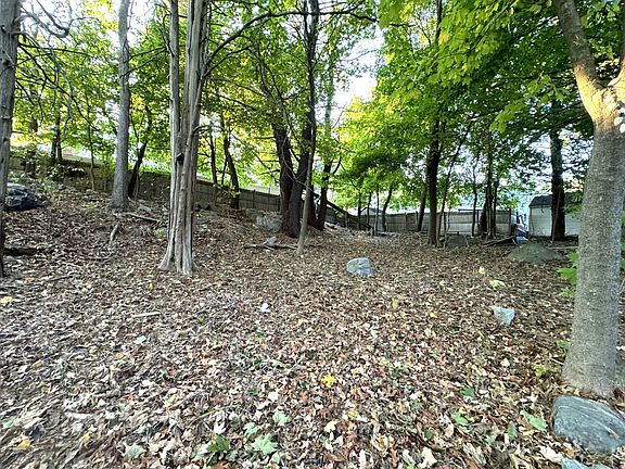 5th image of 5 Graystone Rd