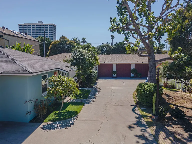 1929 Anaheim Ave — Photo 28