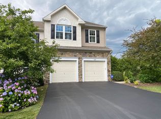 169 Mountain View Dr, West Chester, PA 19380