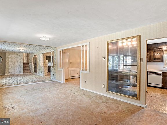 2nd image of 405 Clearview Rd