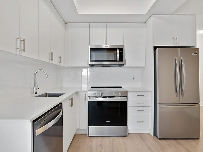 3240 William Coltson Ave — Photo 86