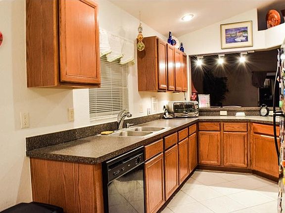 3rd image of 2637 Pine Glen Ct