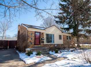924 Fitting Ave, Lansing, MI 48917