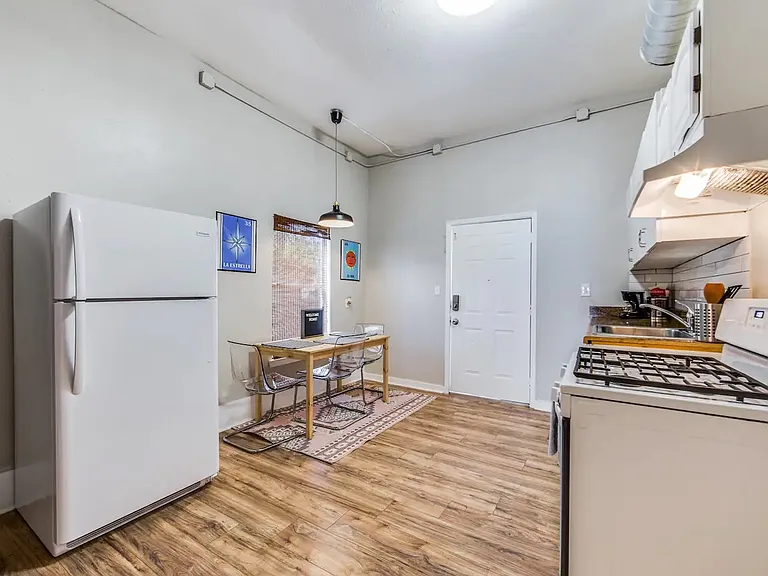 215 Blanco Rd #1 — Photo 5