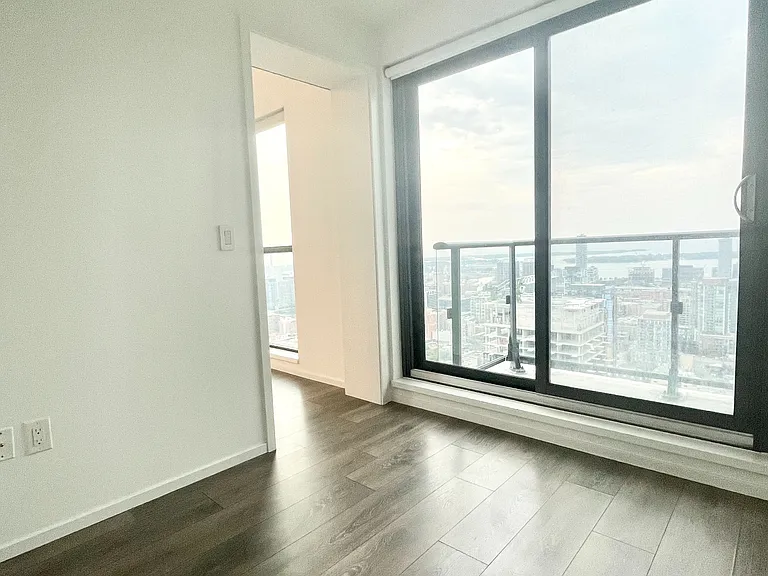 159 Dundas St E #4105 — Photo 6