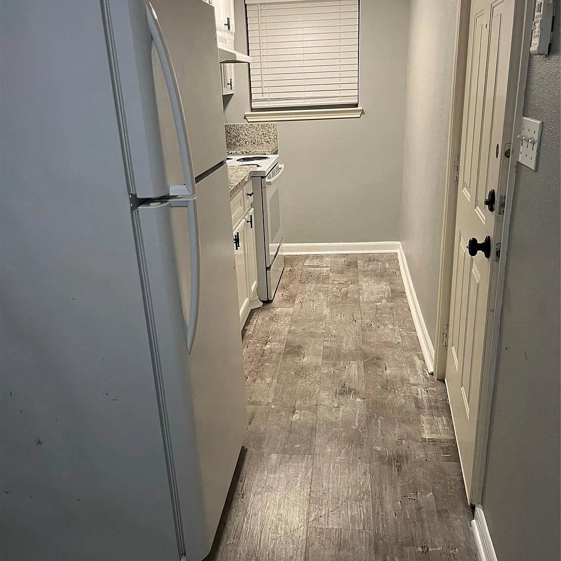 2 bed, 1.0 bath, 1200 sqft, $1,300 — Photo 4