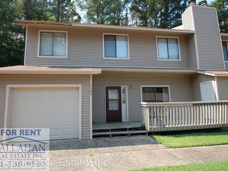 1st image of 1104 N Oaks Ln