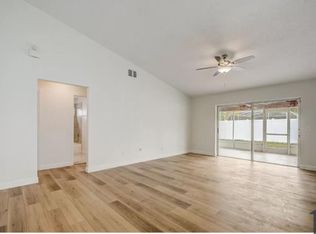 9753 Fox Hollow Rd, Tampa, FL 33647