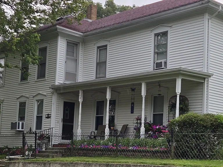 East Ave — Photo 1