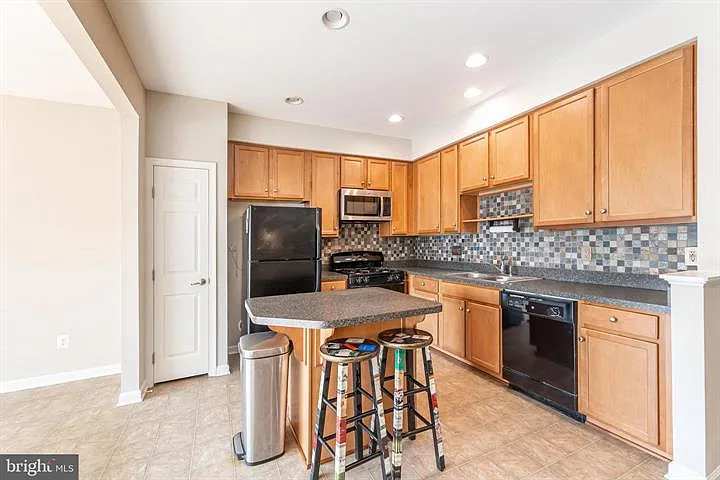 10246 Whitworth Ln — Photo 10