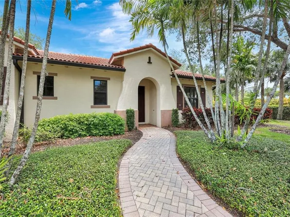 1126 Medan Ct N #35, Naples, FL 34113