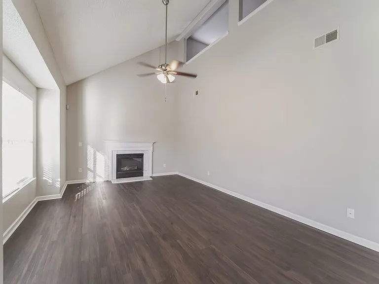 2700 Hampton View Ct — Photo 6