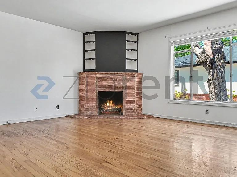2727 57th St #1 — Photo 7