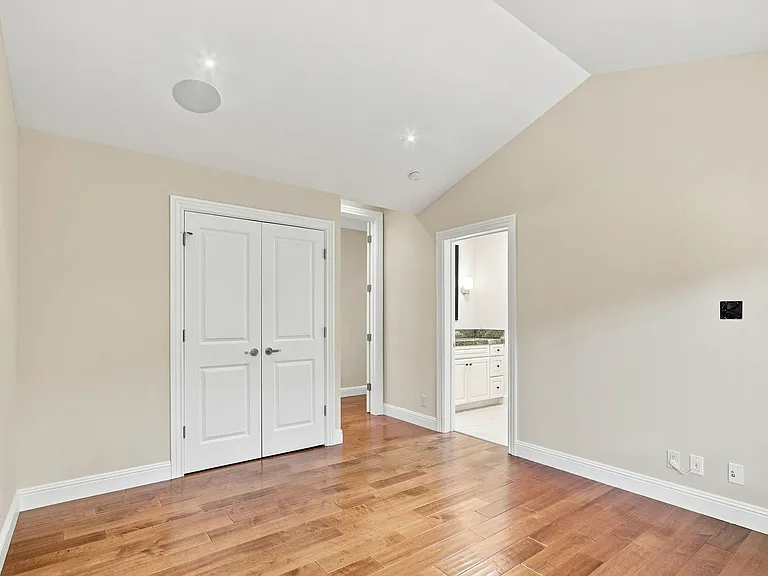 16771 Frank Ave — Photo 17
