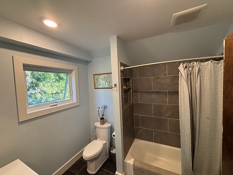 308 Waldo St — Photo 23