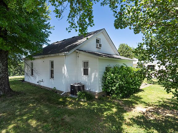 4th image of 306 Falmouth St