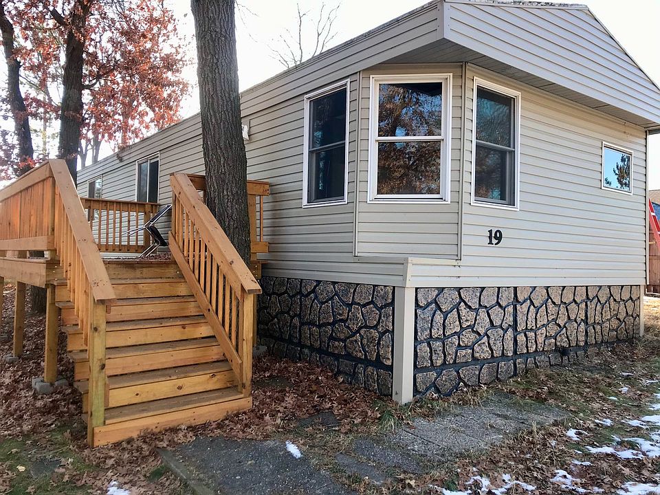 1st image of 1201 8th St NE Trailer 19