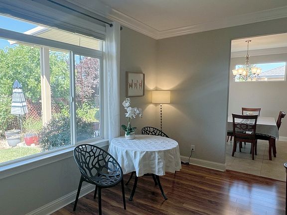 5th image of 580 Grants Pass Pl
