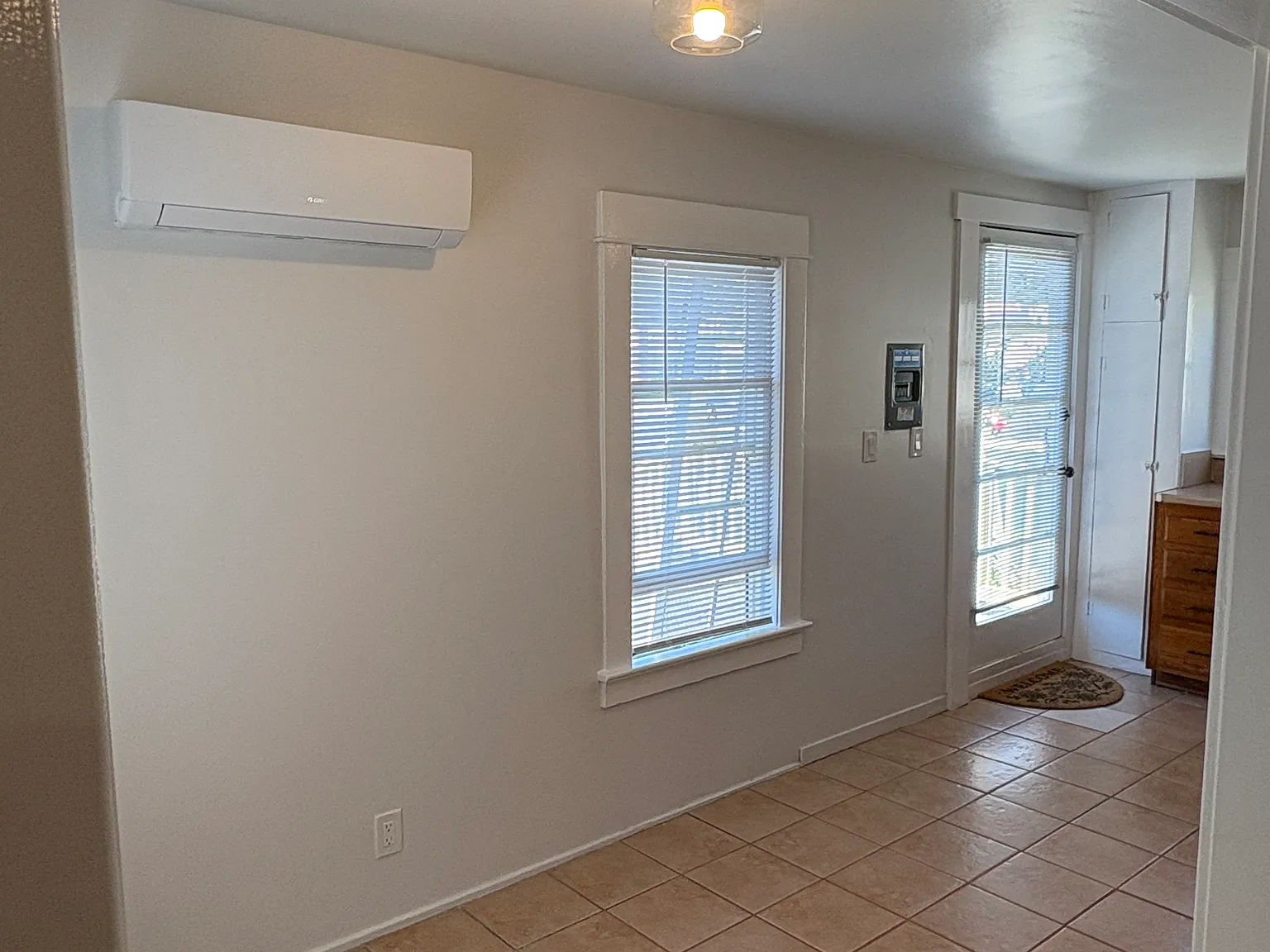 3 bed, 1075 sqft, $2,475 — Photo 4