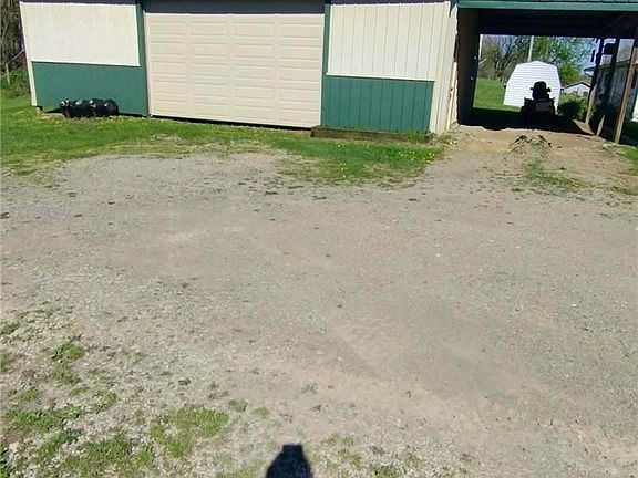 2nd image of 23033 Cadiz Rd