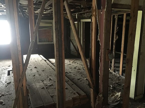 2nd image of 2255 Cosgrove Ave