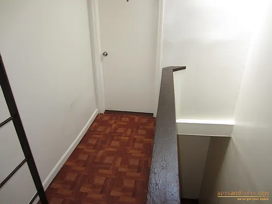 Rented by aptsandlofts.com | media 13