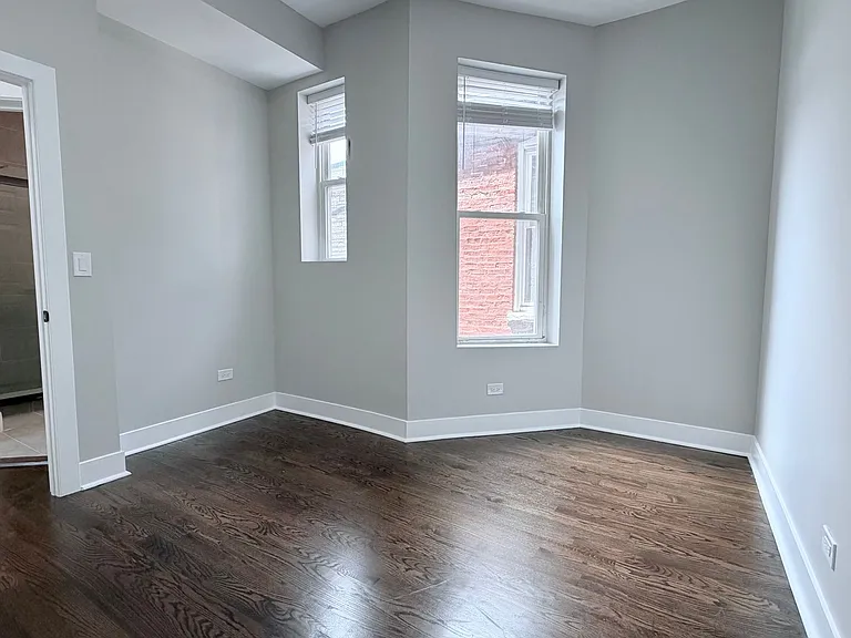 2249 W Cermak Rd — Photo 5