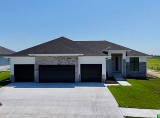 5705 N 197th St, Elkhorn, NE 68022