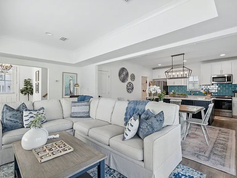 4688 Casablanca Dr — Photo 8