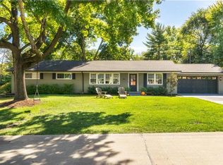 364 Mark Dr, Saint Louis, MO 63122