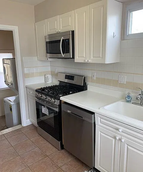 7703 Winchester Ave — Photo 3