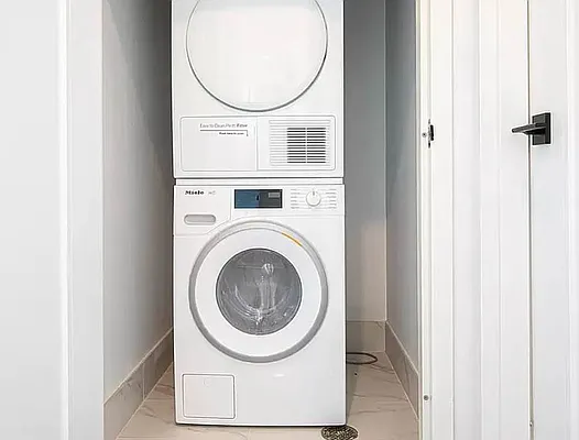 Rented by Nest Seekers International | media 25