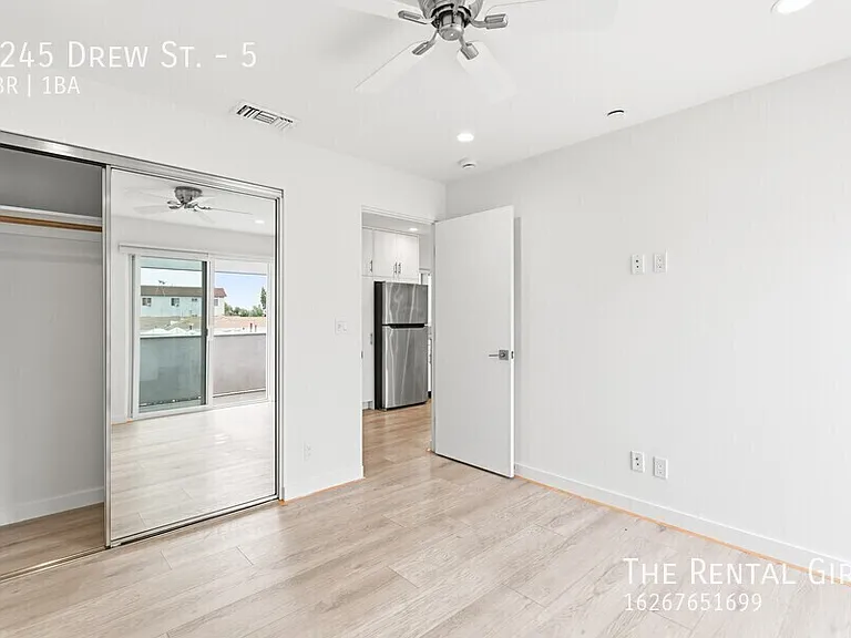 3245 Drew St #5 — Photo 8